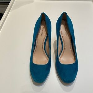 Pour La Victoire Blue Suede Platform Size 9M Never worn!